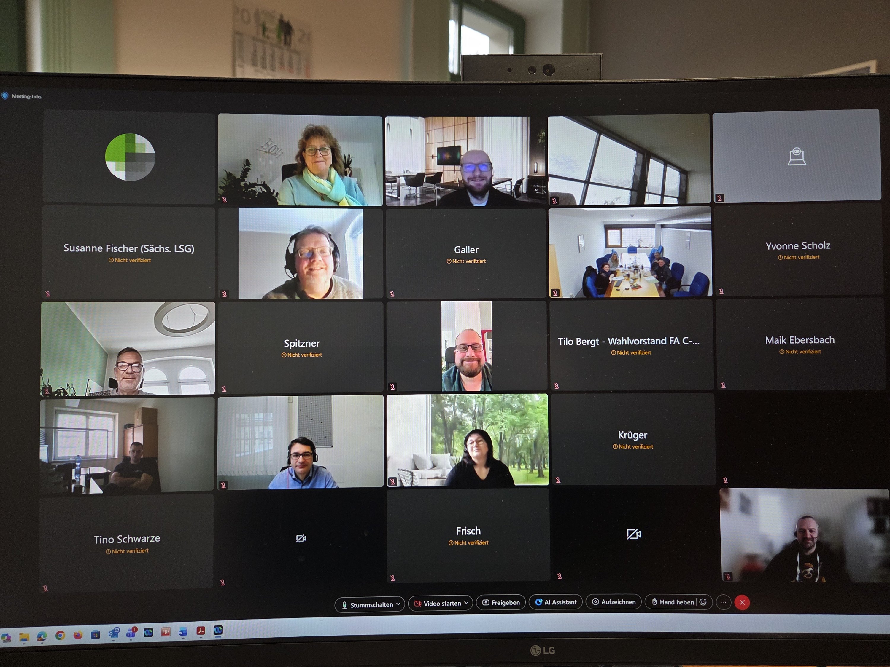 Bild von einem Teil der Teilnehmer der digitalen Sprechstunde 